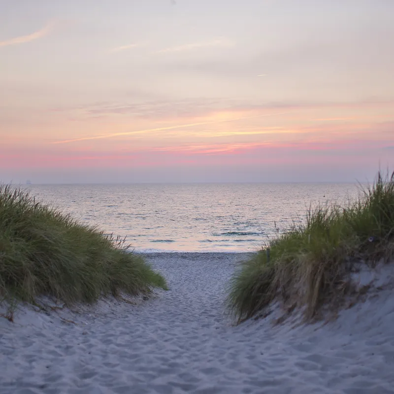 Duinen met uitzicht op zee - rust en ruimte